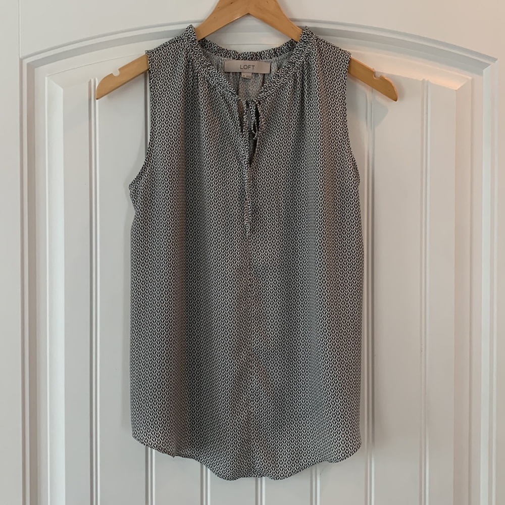Ann Taylor Loft Sleeveless Top Blouse Size XS (Black/White)